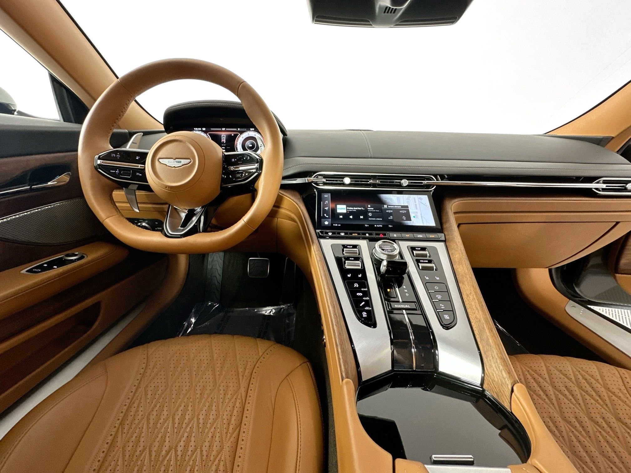Used 2024 Aston Martin DB12 Coupe image 25