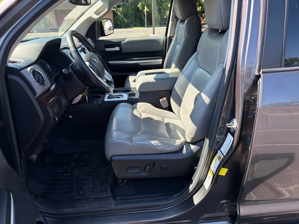 Used 2016 Toyota Tundra Limited w/ Tundra Package #1 AWD/4WD image 28