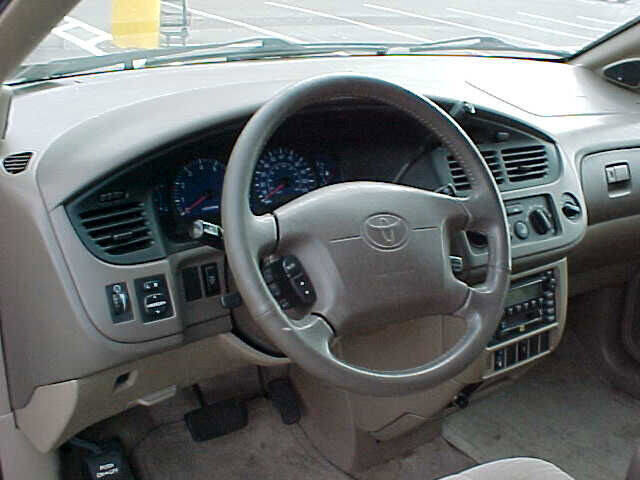 Used 2002 Toyota Sienna LE w/ Symphony Pkg FWD image 14