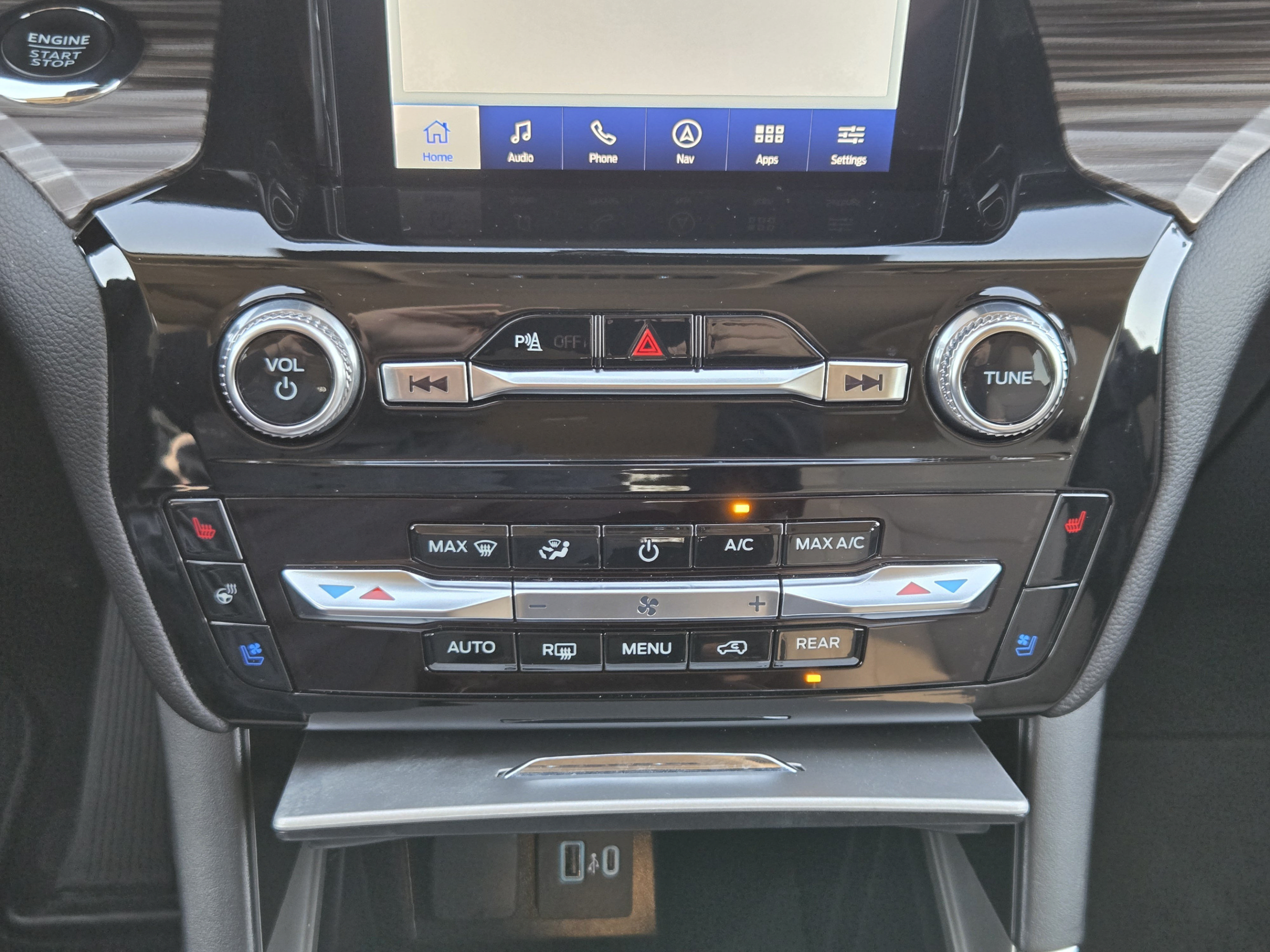 Used 2023 Ford Explorer Limited w/ Limited Technology Package RWD image 15