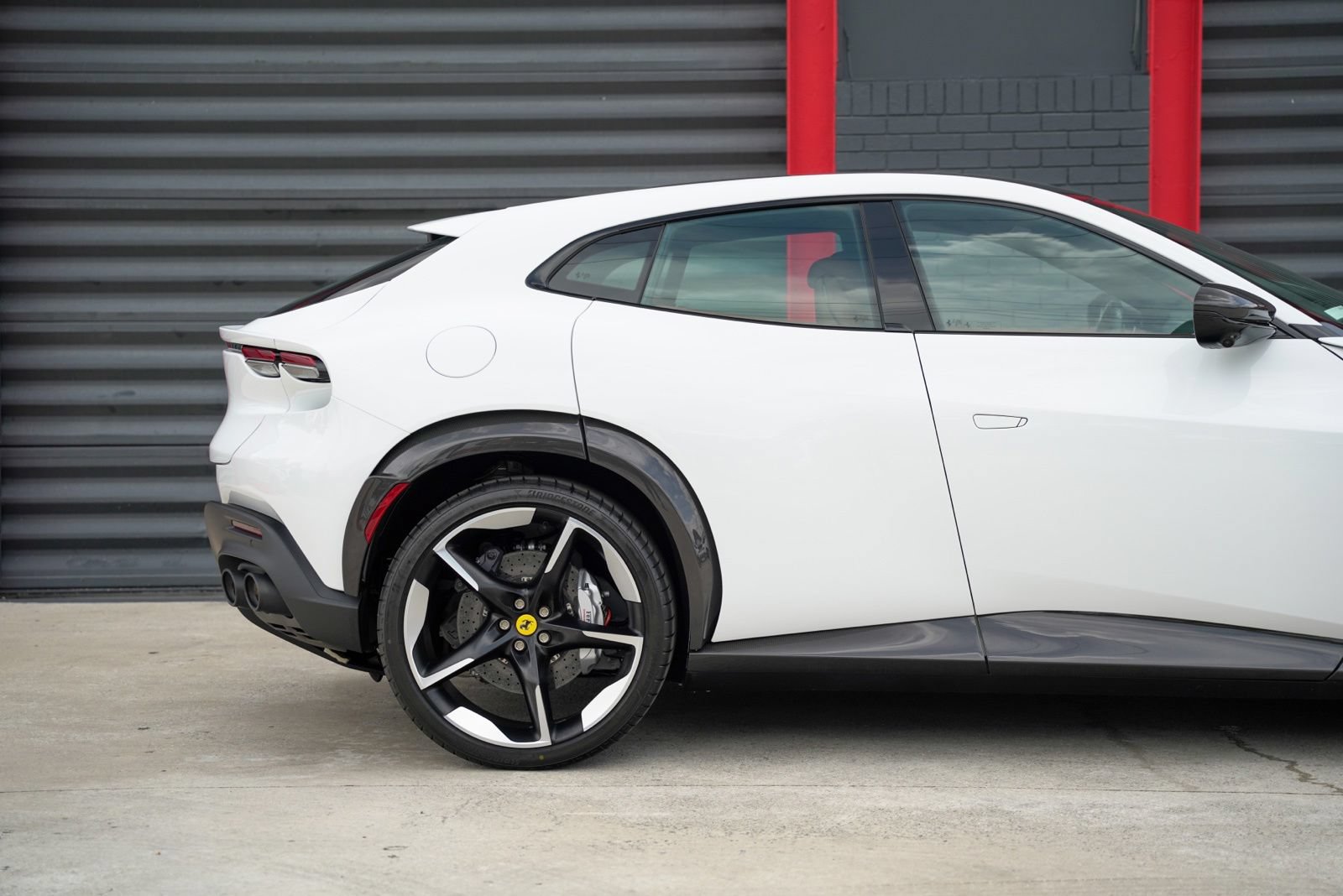 Used 2025 Ferrari Purosangue AWD/4WD image 3