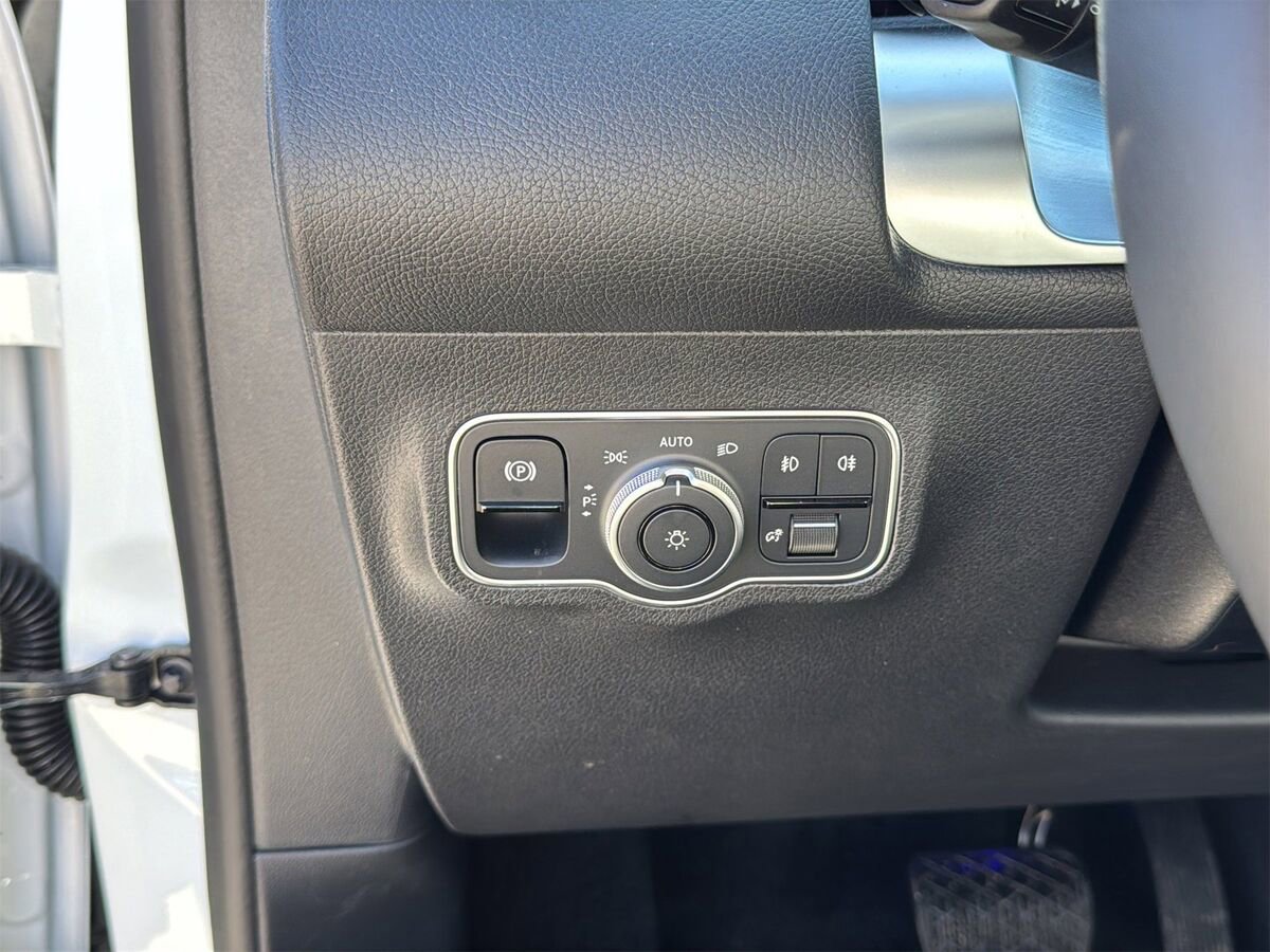 New 2026 Mercedes-Benz GLB 250 image 21