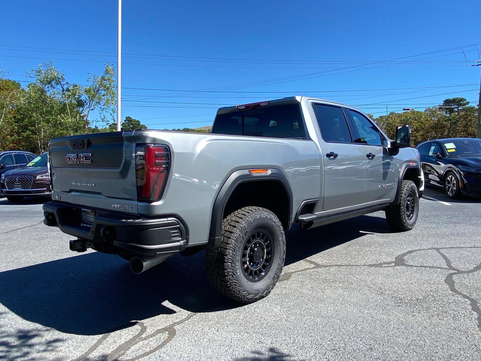 Used 2025 GMC Sierra 2500 AT4X w/ AT4X AEV Edition image 7