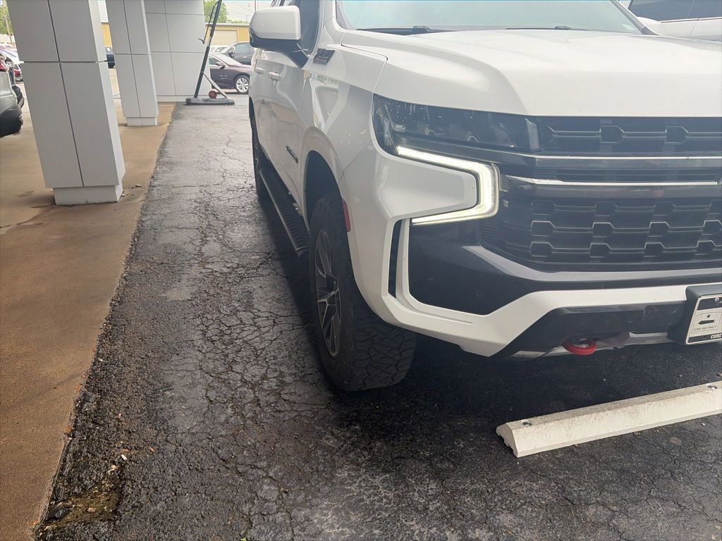 Used 2021 Chevrolet Suburban Z71 w/ Luxury Package AWD/4WD image 12