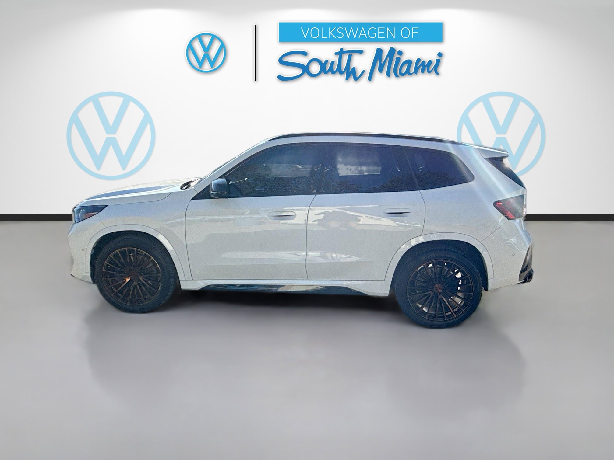 Used 2024 BMW X1 M35i w/ Premium Package image 4