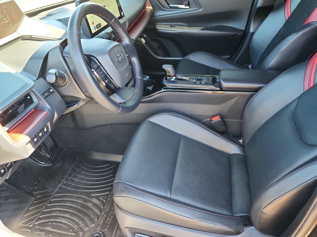 Used 2024 Toyota Prius Prime Premium FWD image 7