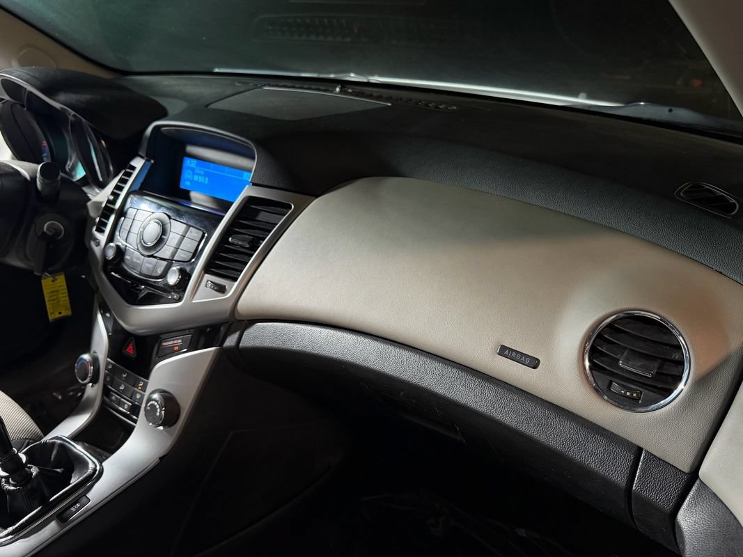 Used 2016 Chevrolet Cruze L FWD image 17