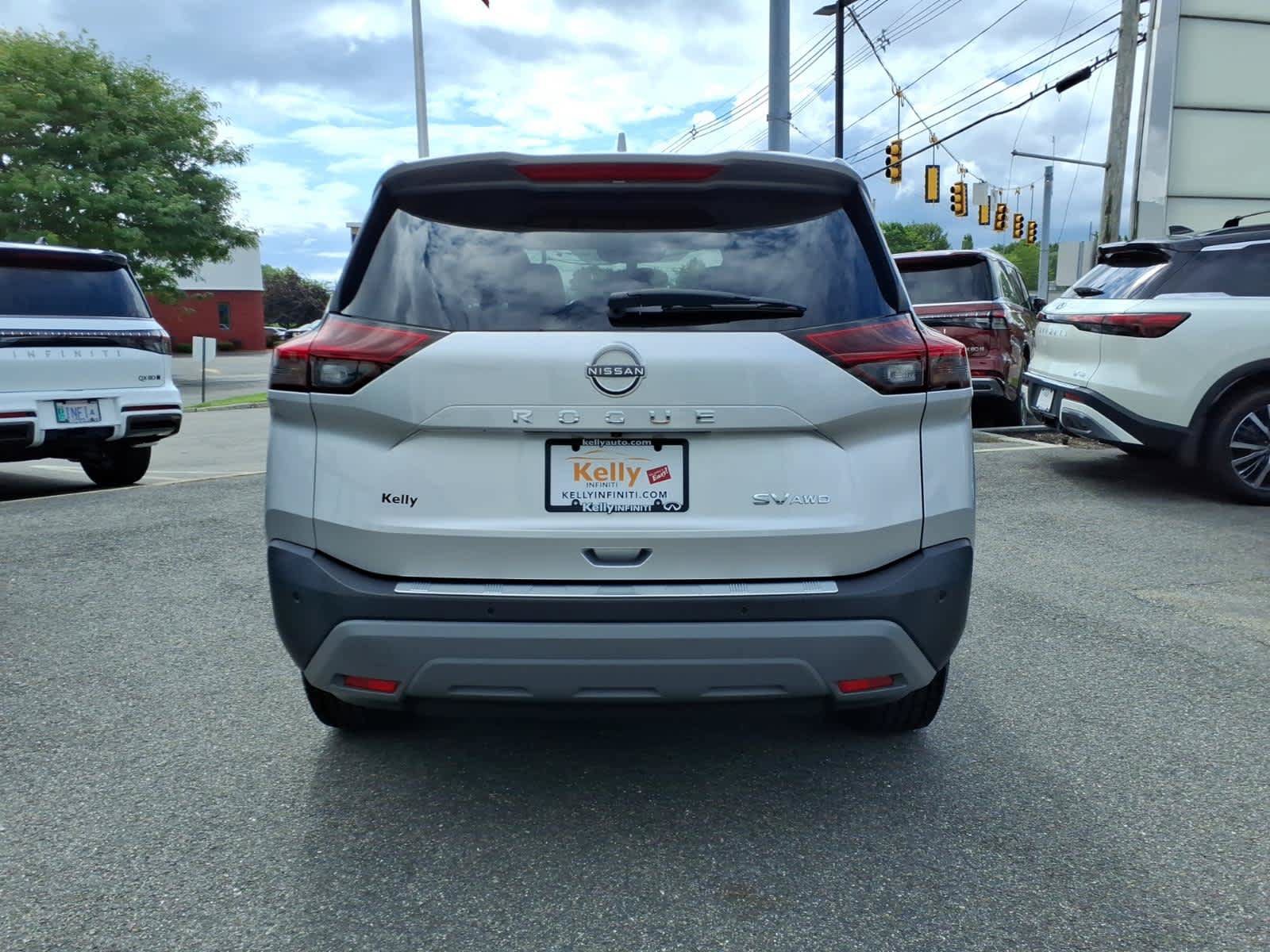 Used 2023 Nissan Rogue SV AWD/4WD image 6