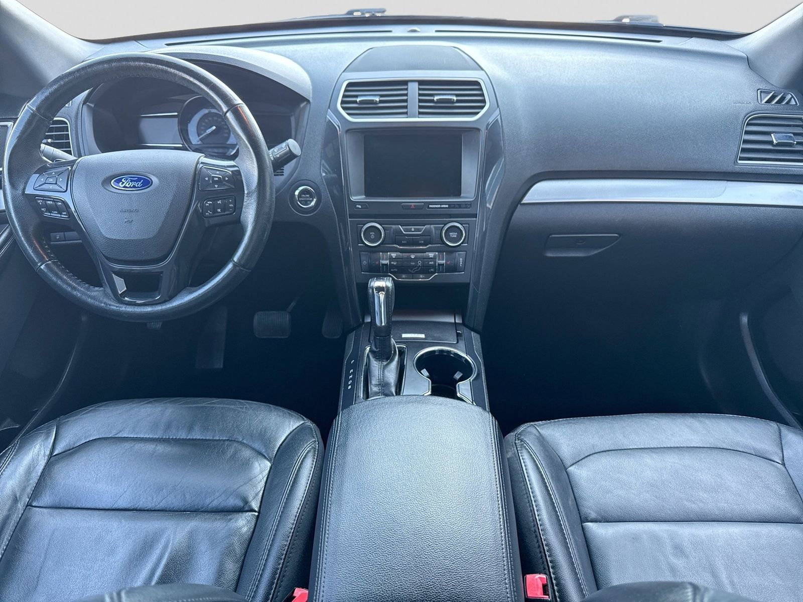Used 2017 Ford Explorer XLT w/ Equipment Group 202A image 15
