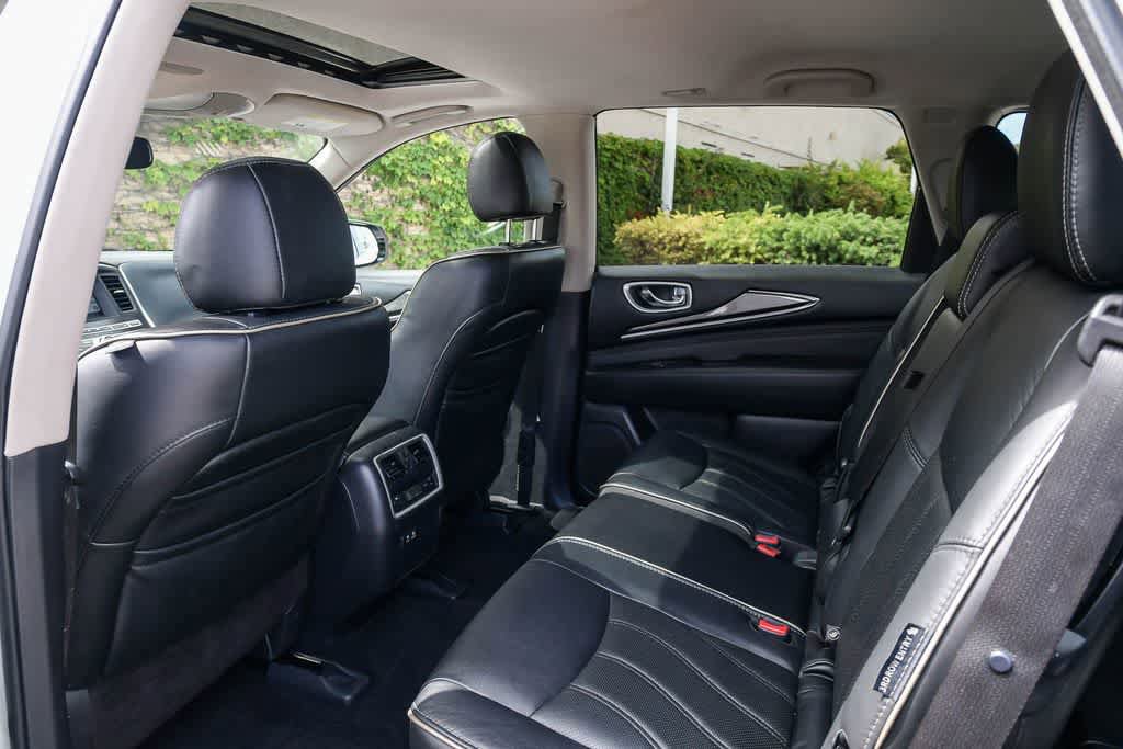 Used 2020 INFINITI QX60 Luxe w/ Essential Package FWD image 18