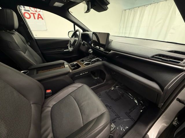 Certified 2025 Toyota Sienna Platinum AWD/4WD image 9