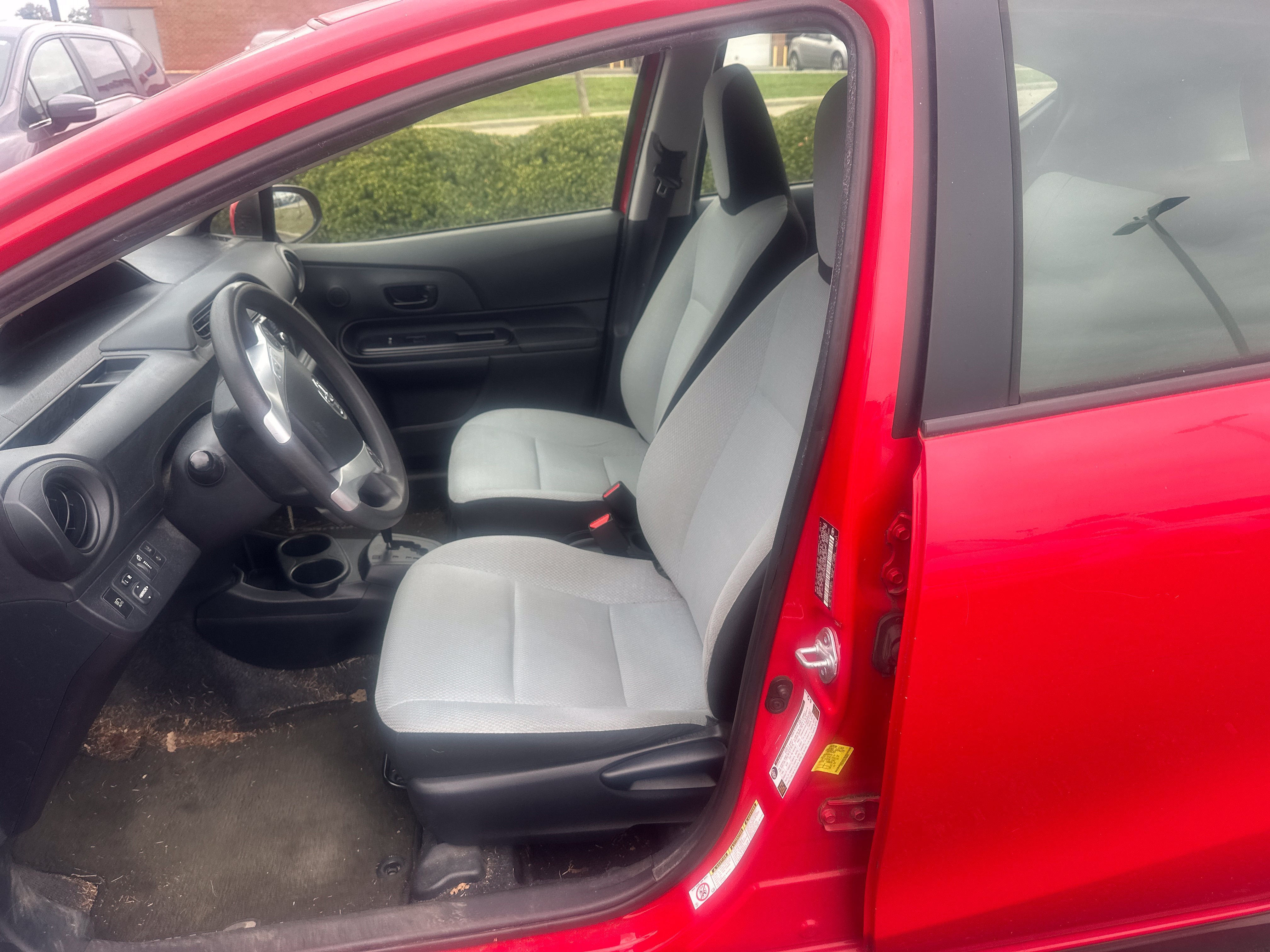 Used 2017 Toyota Prius C One FWD image 4