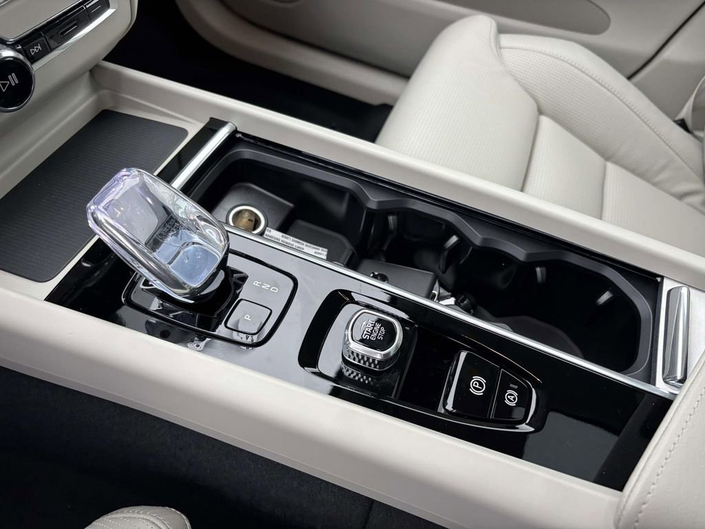 New 2026 Volvo XC60 B5 Ultra w/ Protection Package Premier image 22