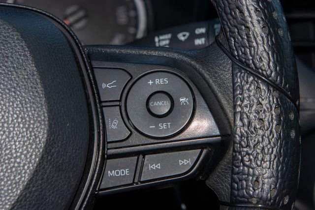 Used 2022 Toyota RAV4 LE AWD/4WD image 30