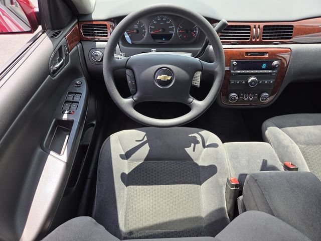 Used 2009 Chevrolet Impala LT FWD image 18
