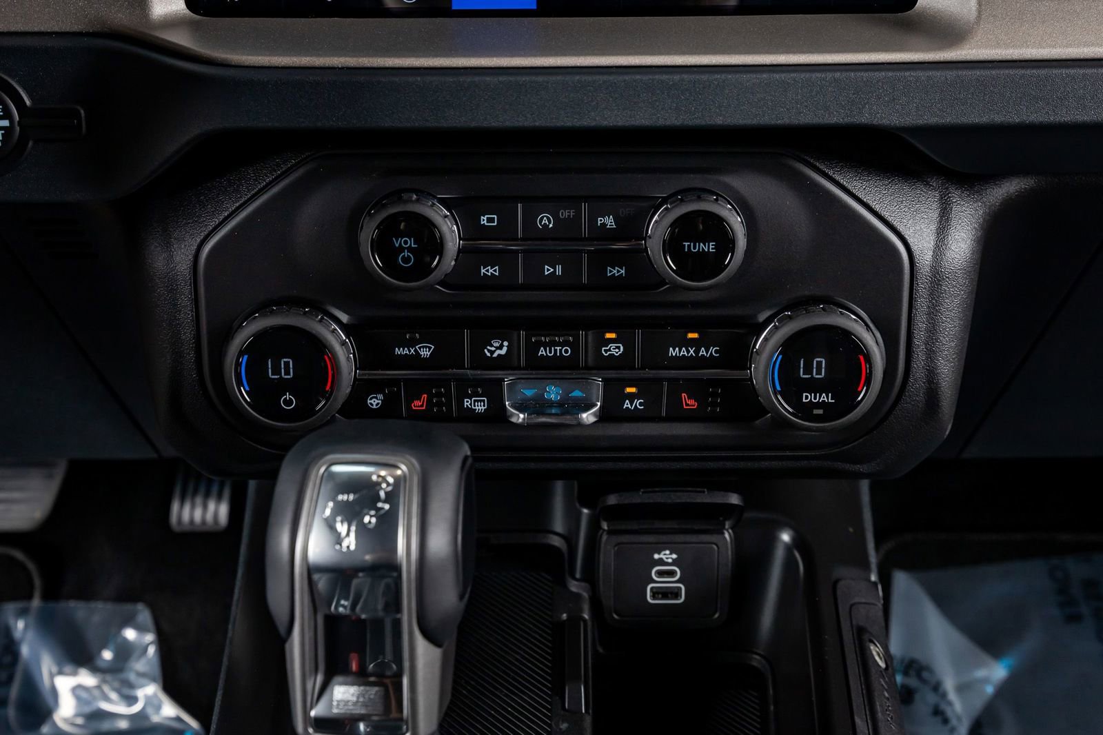 Used 2026 Ford Bronco Outer Banks AWD/4WD image 25