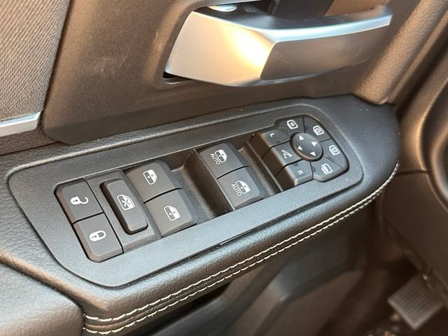 New 2026 RAM 3500 Big Horn AWD/4WD image 15