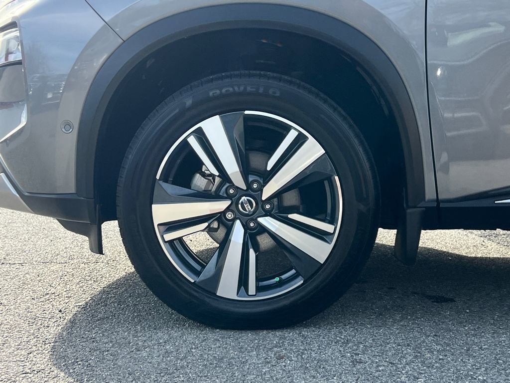 Used 2021 Nissan Rogue Platinum image 9