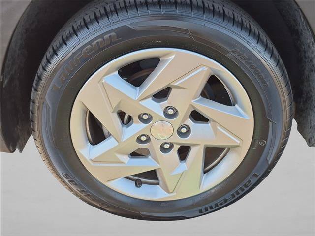 Used 2024 Hyundai Kona SE FWD image 23