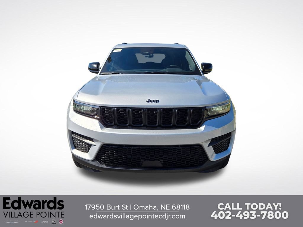 New 2025 Jeep Grand Cherokee Altitude AWD/4WD image 9