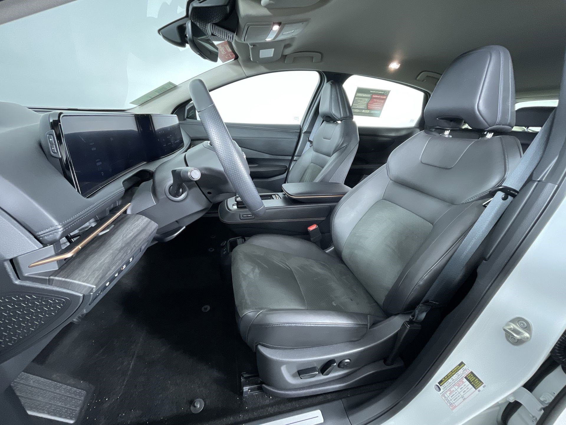 Certified 2023 Nissan Ariya AWD image 15