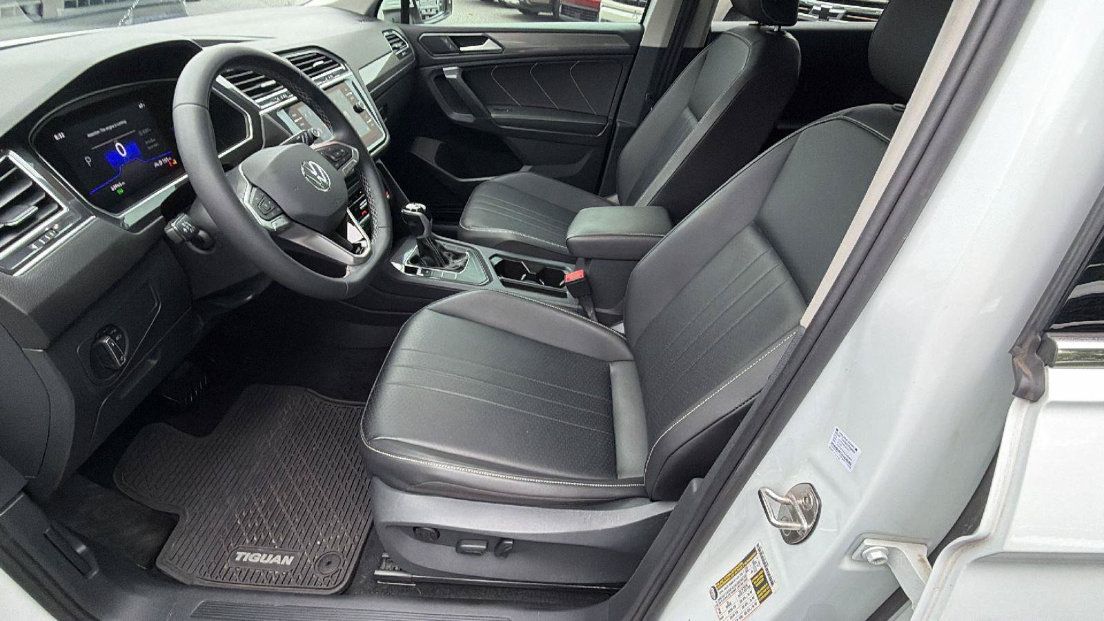 Used 2022 Volkswagen Tiguan SE FWD image 4