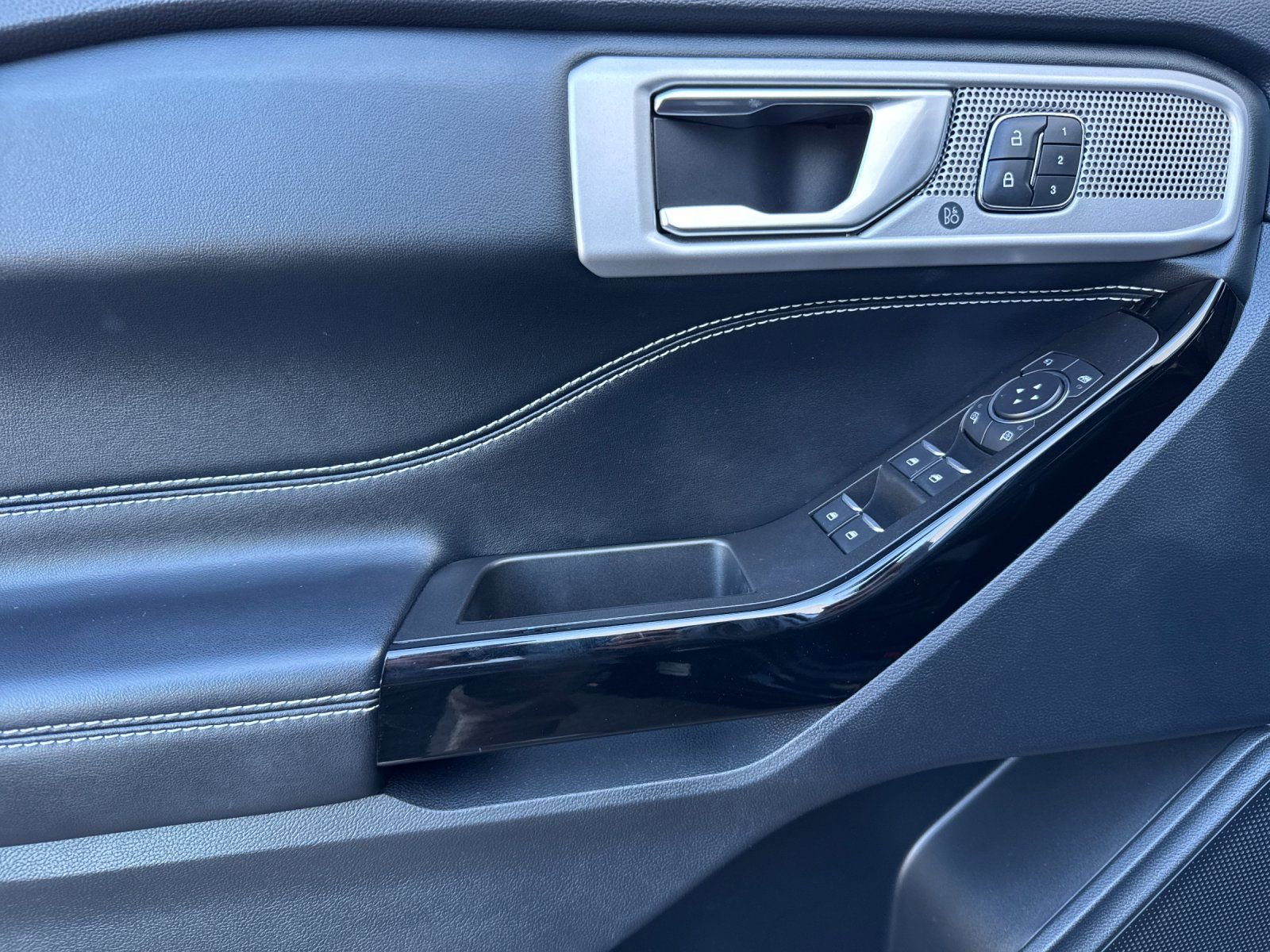 Used 2022 Ford Explorer ST w/ Equipment Group 401A image 11