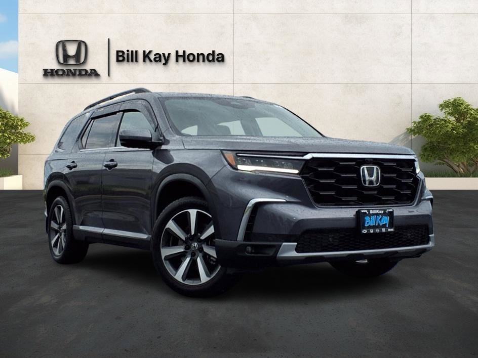 Used 2025 Honda Pilot Elite