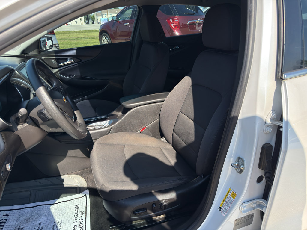 Used 2016 Chevrolet Malibu LT FWD image 10
