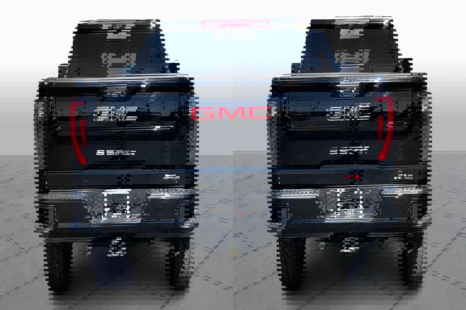 Used 2025 GMC Sierra 2500 AT4 w/ AT4 Premium Plus Package image 5