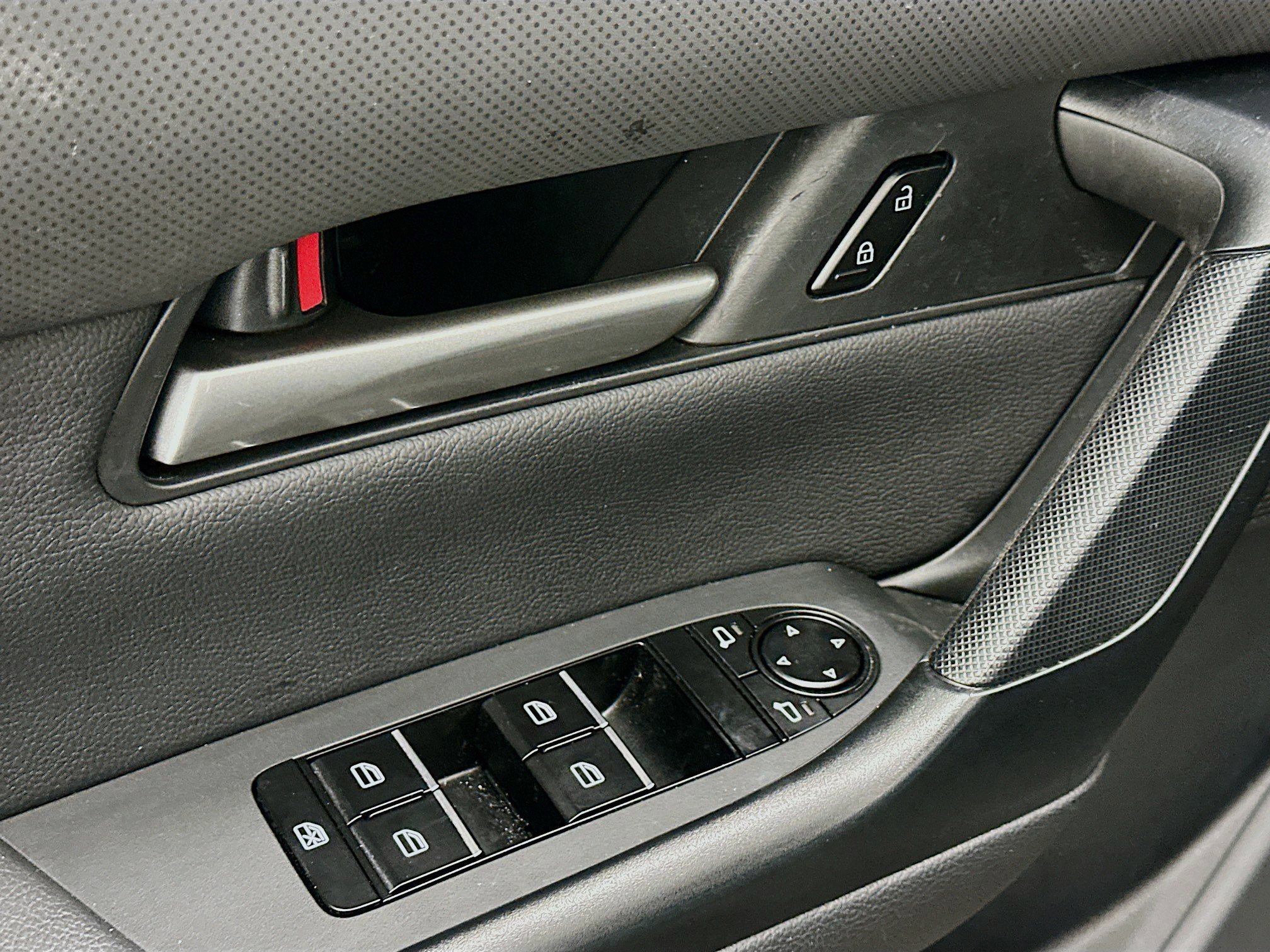 Used 2025 MAZDA CX-50 AWD 2.5 S w/ Preferred Package image 15