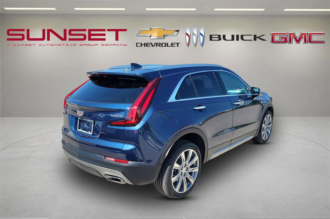 Certified 2022 Cadillac XT4 Premium Luxury w/ Technology Package image 4
