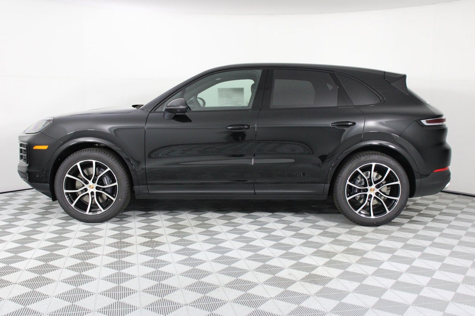 New 2026 Porsche Cayenne AWD/4WD image 2