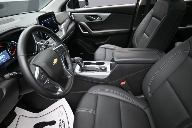 Used 2025 Chevrolet Blazer LT w/ Sound & Technology Package AWD/4WD image 16