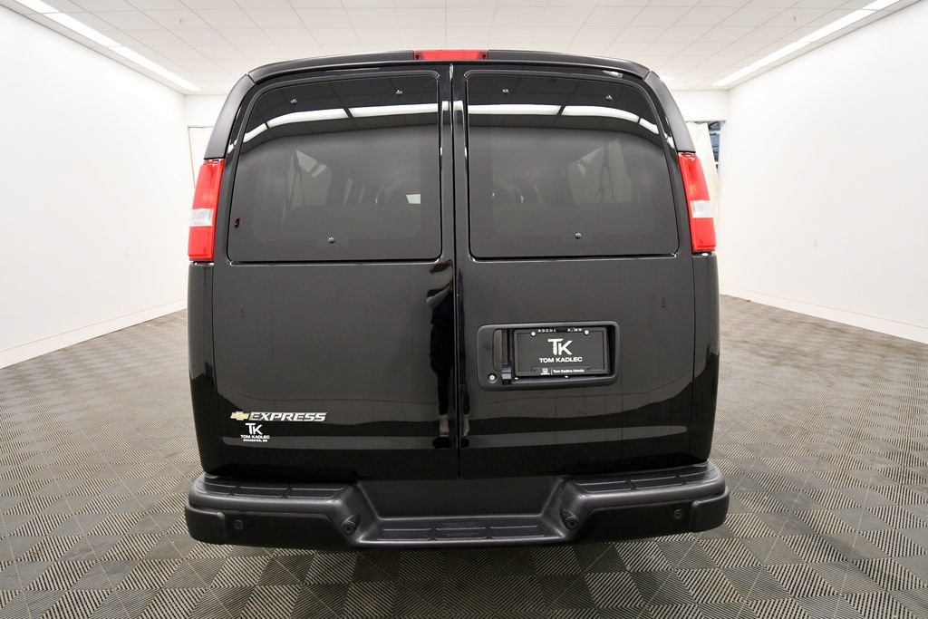 Used 2025 Chevrolet Express 3500 LS RWD image 6