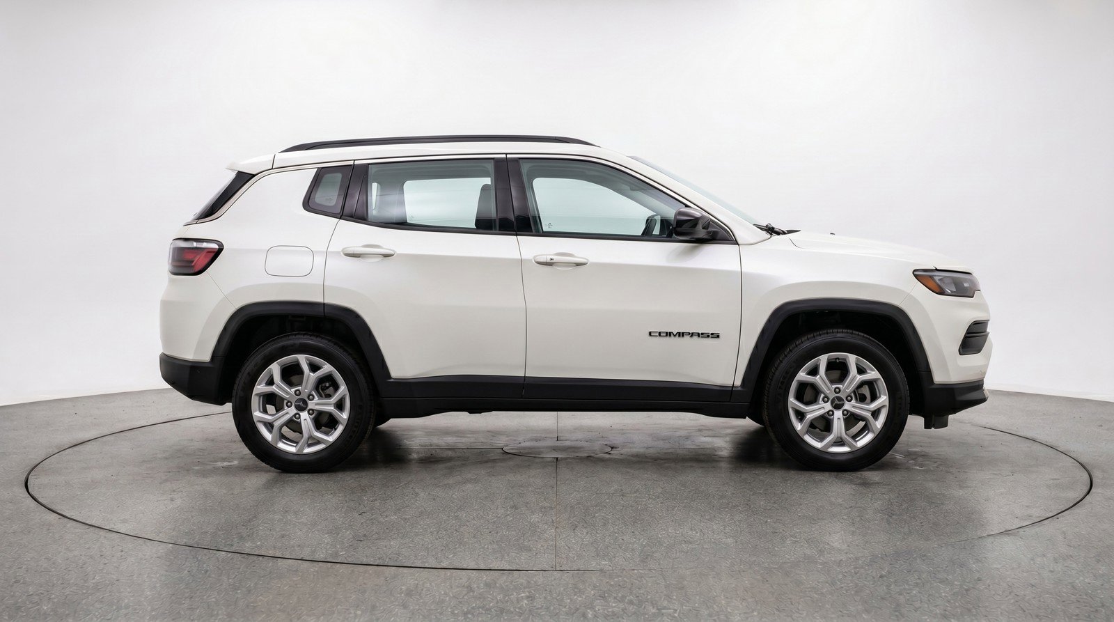 Used 2025 Jeep Compass Latitude AWD/4WD image 11