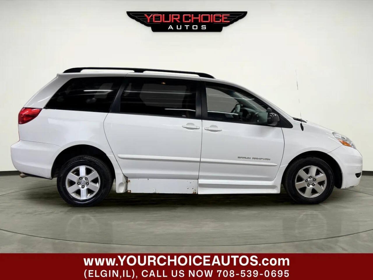 Used 2010 Toyota Sienna LE FWD image 9