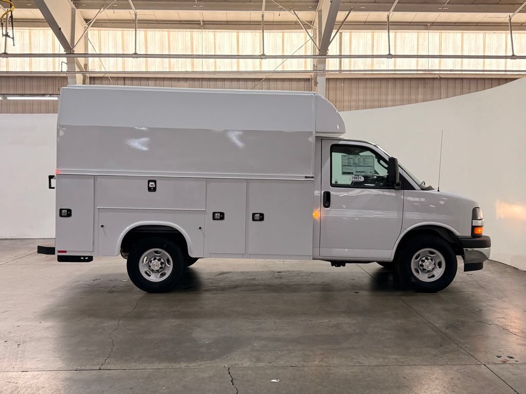 New 2025 Chevrolet Express 3500 w/ Power Convenience Package RWD image 9