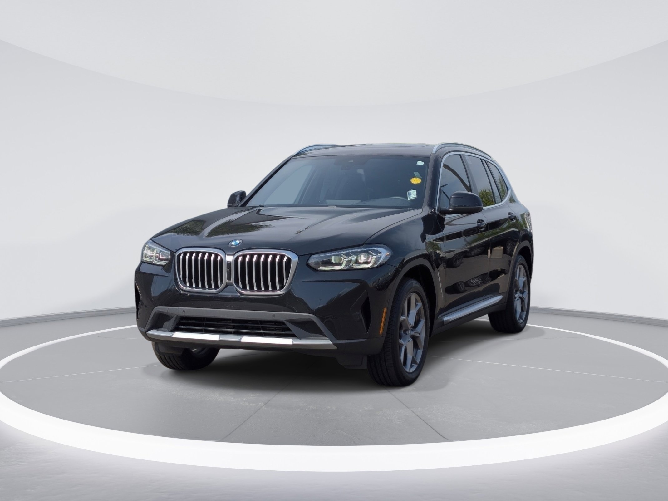 Used 2023 BMW X3 xDrive30i w/ Premium Package AWD/4WD image 3