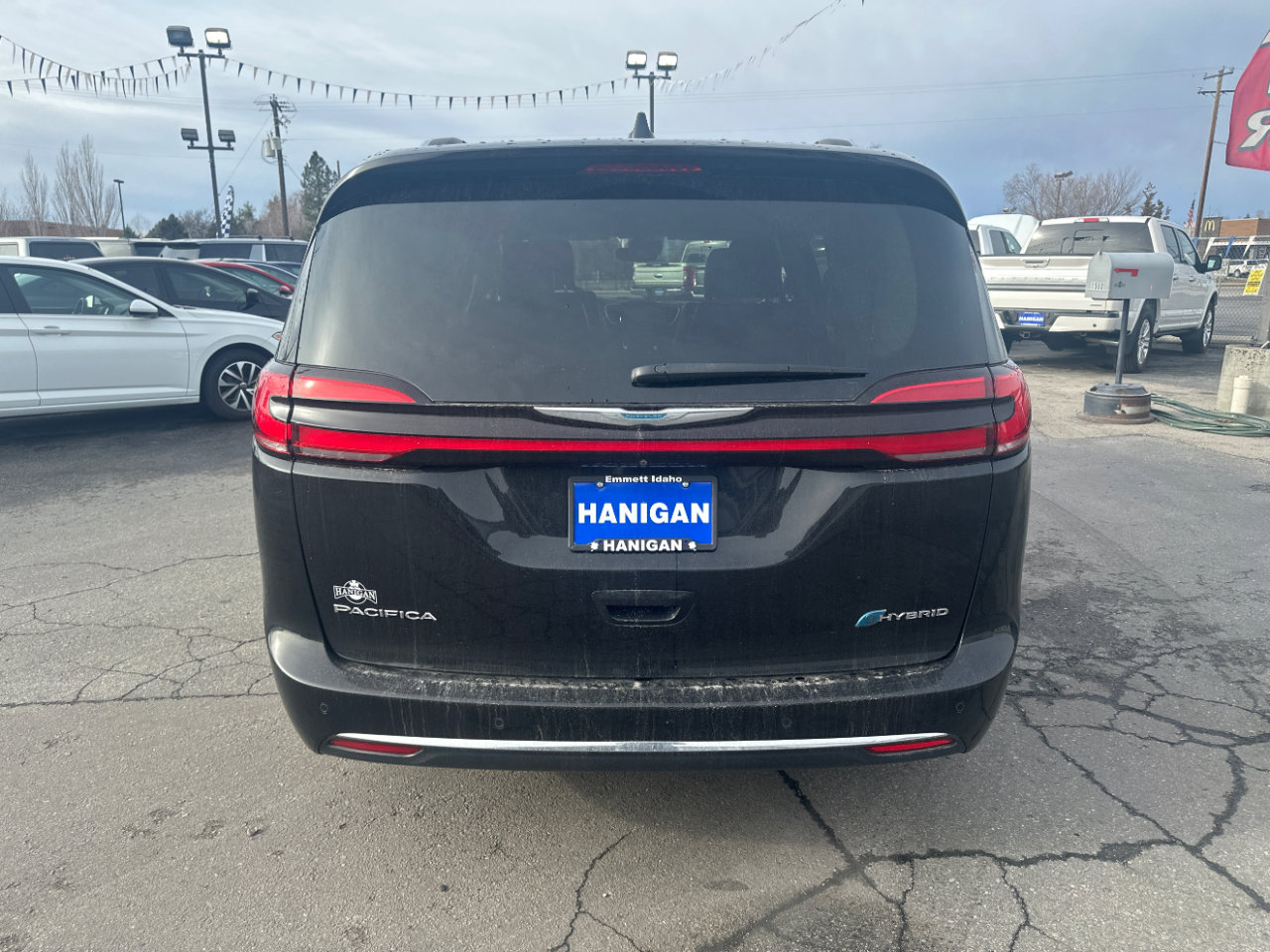 Used 2021 Chrysler Pacifica Touring-L image 4