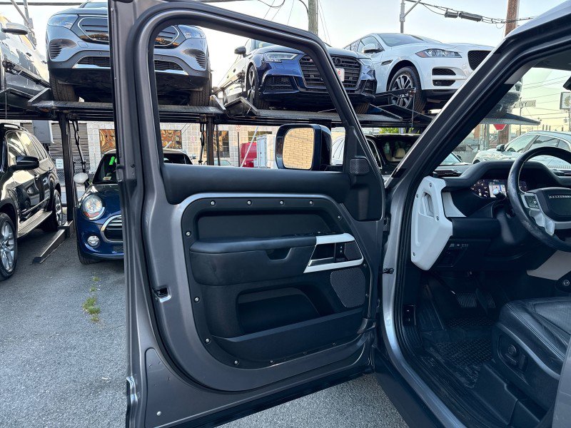 Used 2020 Land Rover Defender 110 HSE image 80