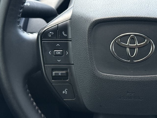 Used 2025 Toyota Prius LE FWD image 13