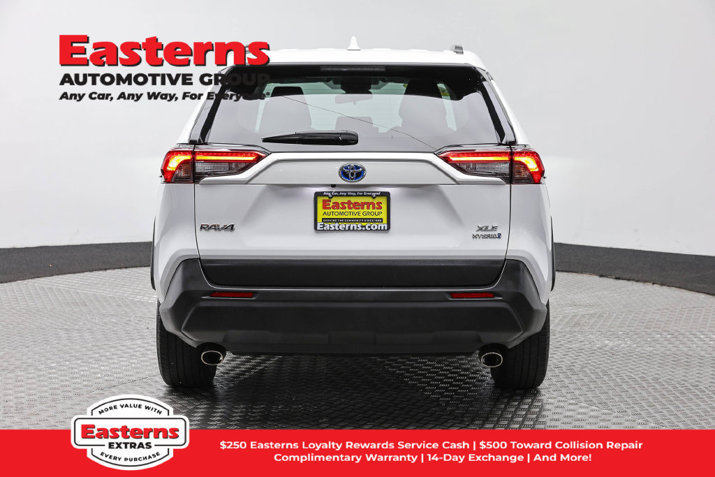 Used 2022 Toyota RAV4 XLE AWD/4WD image 7