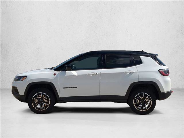 Used 2025 Jeep Compass Trailhawk w/ Trailer Tow Group image 9