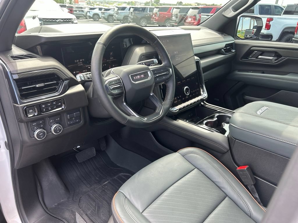 Used 2025 GMC Yukon AT4 w/ AT4 Premium Plus Package AWD/4WD image 25