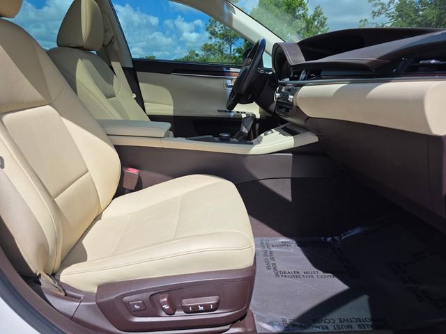 Used 2016 Lexus ES 350 w/ Premium Package w/Wood Trim FWD image 10