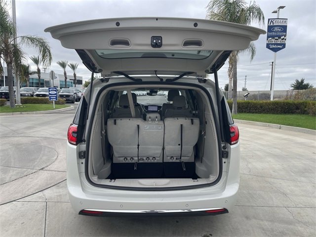 Used 2021 Chrysler Pacifica Touring-L w/ Premium & Safety Sphere Group image 26