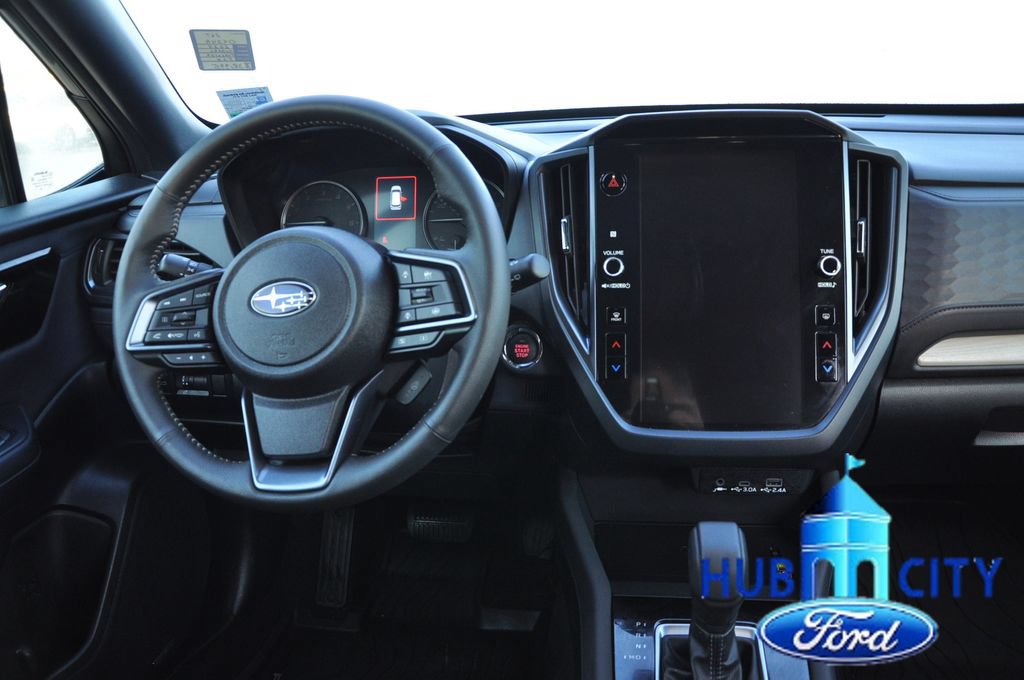 Used 2025 Subaru Forester Limited AWD/4WD image 18