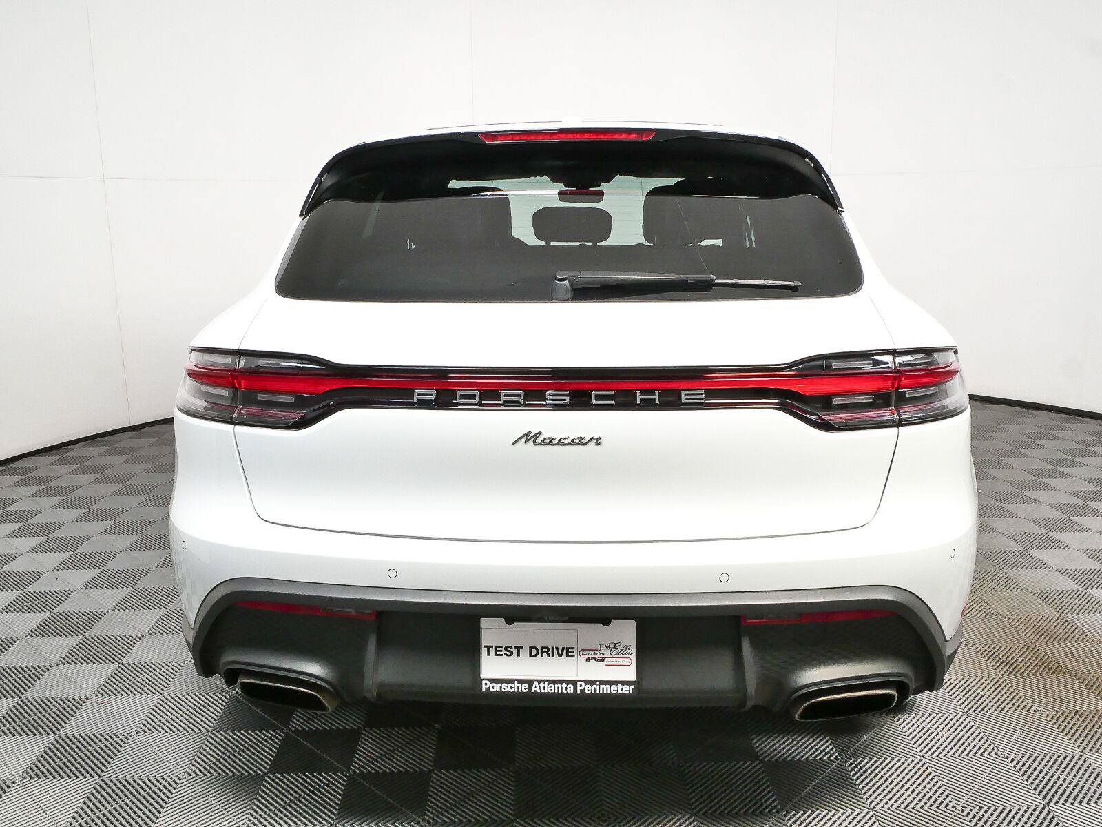 Certified 2025 Porsche Macan Turbo AWD/4WD image 34