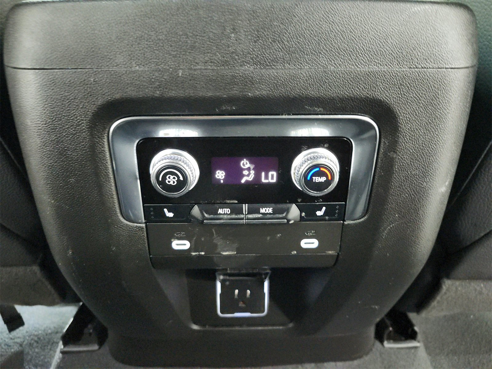 Used 2023 GMC Yukon Denali image 42